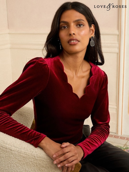 Berry Red - Love & Roses Scallop Neck Long Sleve Velvet Top (F98694) | R$ 285