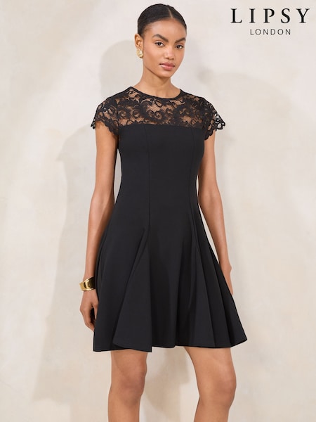 Lipsy Black Petite Lace Mix Mini Skater Dress (F98794) | R$ 515