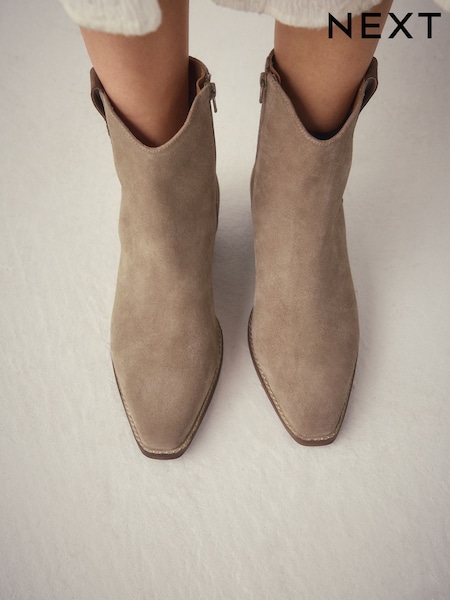 Taupe Brown Suede Forever Comfort® Vintage Style Western Ankle Boots (G00108) | R$ 575