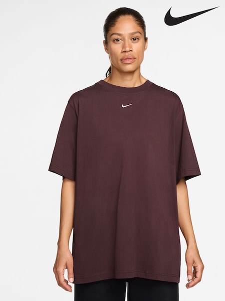 Nike Red Sportswear Essential T-Shirt (G00141) | €42