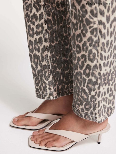 Mint Velvet Cream Betty Flip Flops Sandals (G00459) | €142