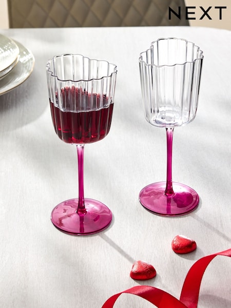 Set of 2 Pink Scalloped Heart Wine Glasses (G00759) | €20