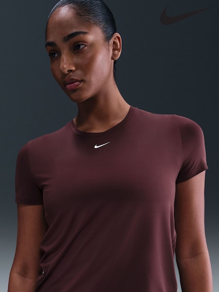 Nike Burgundy Red One Classic Dri-FIT Short Sleeve Top (G01094) | €47