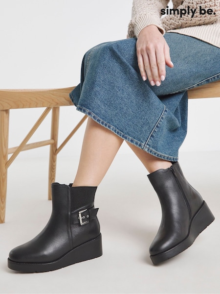 Simply Be Black Wide Fit Wedge Chelsea Boots With Buckle (G09280) | €77