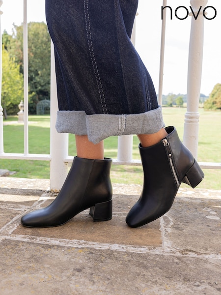 Schwarz - Novo Kate Zip Side Square Toe Block Heel Ankle Boots (G19771) | 69 €
