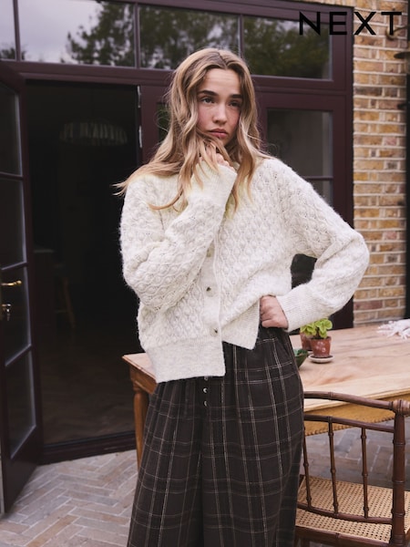 Cream - Knitted Cardigan