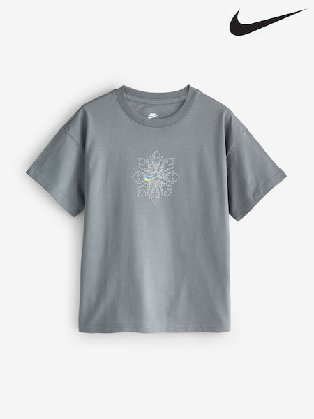 Smokey Blå - Nike Winter Graphic T-shirt