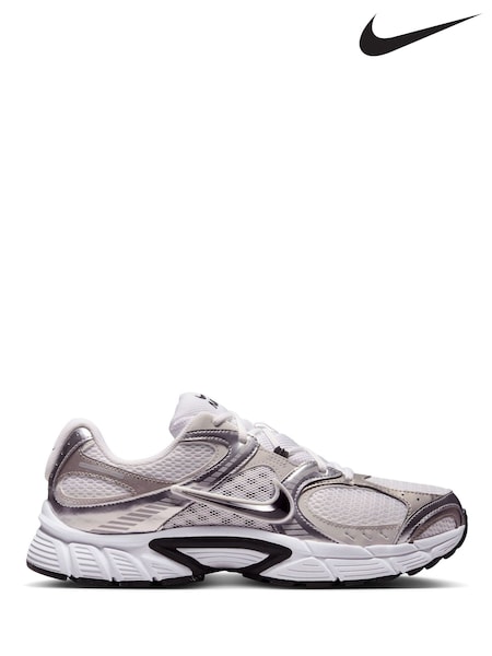 White Black Grey - Regular Nike V5 Runner Trainers