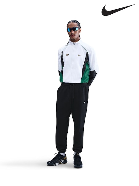 Black - Regular Nike Club Fleece Cargo Joggers