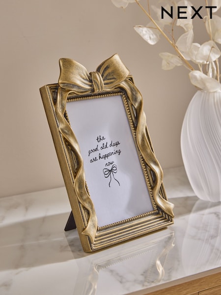 Oversized Bow Photo Frame