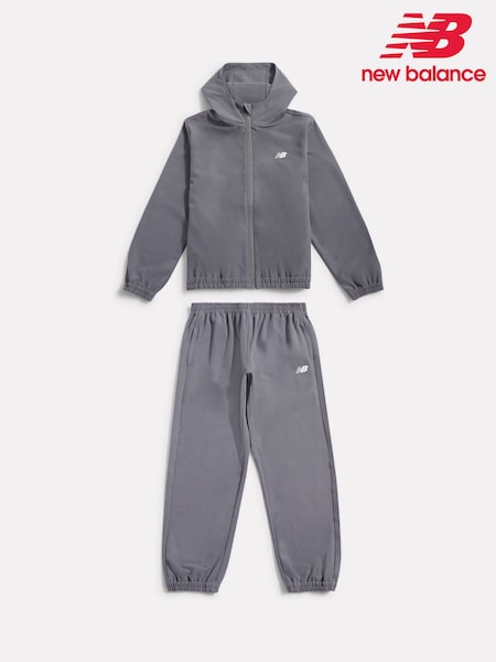 New Balance Grey Lightweight Jacket & Joggers Set (G53944) | R$ 840 - R$ 1.005