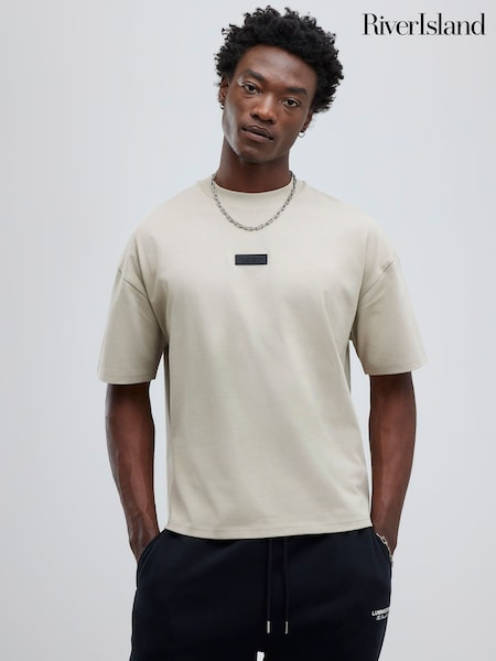 River Island Natural Oversized Luminis Studios T-Shirt (G59043) | R$ 255