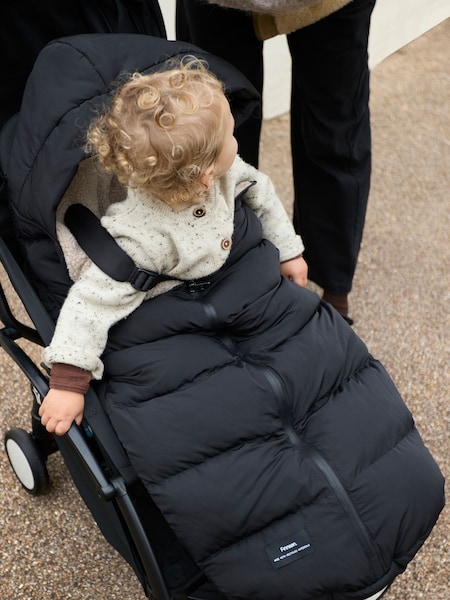 Finnson Black Alma Quilted Foot Muff (G64016) | €171