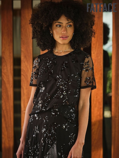 Schwarz - Fatface Cora Sequin Short Sleeve Top