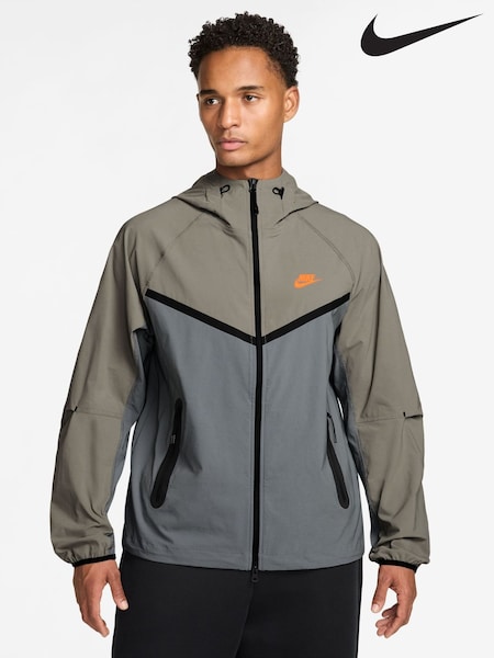 Negro - Regular Nike Tech Dri-fit Woven Full-zip Windrunner Jacket