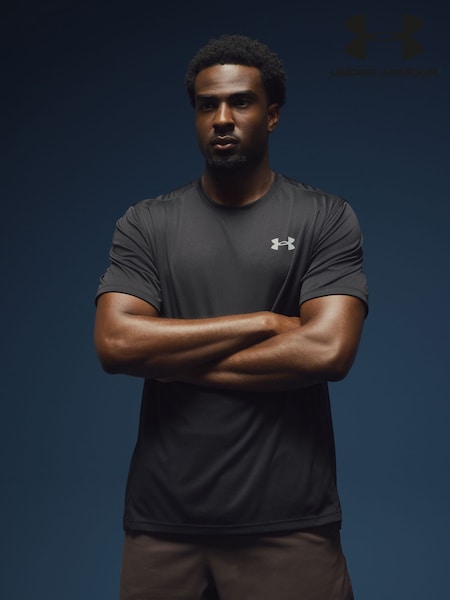 Svart - Regular Under Armour Tech Utility Short Sleeve T-shirt
