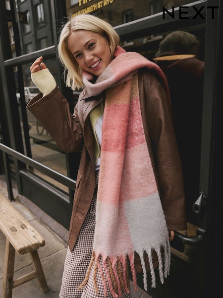 Pink Check Heavyweight Brushed Blanket Scarf (H14503) | 99 QAR