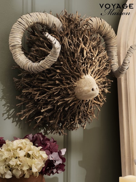Voyage Maison Brown Beau Ram Head Wall Mounted Wooden Sculpture (H14863) | R$ 970