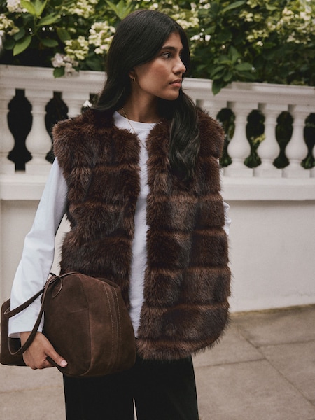 Chocolate Brown Faux Fur Gilet (H19039) | €43