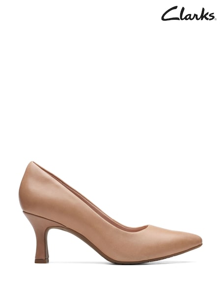 Clarks Natural Kataleyna Gem Shoes (H19100) | €86