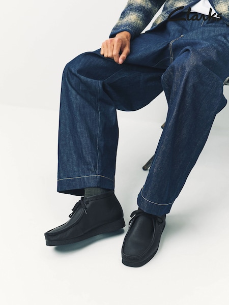 Clarks Black Leather Suede Wallabee Boots (H19392) | €157
