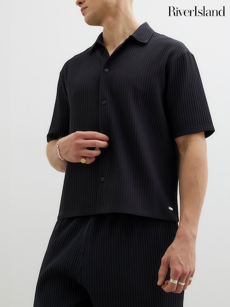 River Island Black Chunky Plisse Revere Shirt (H19469) | €45