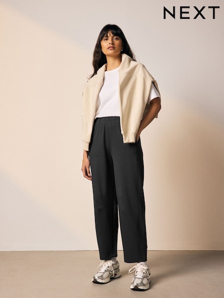 Black Premium Heavyweight Slinky Barrel Leg Joggers (H20764) | R$ 330