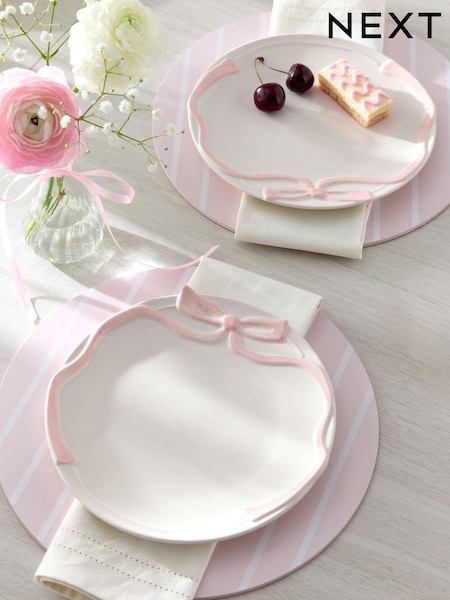 Set of 2 Pink and White Bow Side Plates (H20768) | €18