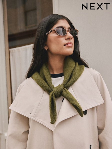 Green Knitted Triangle Scarf (H21379) | €18