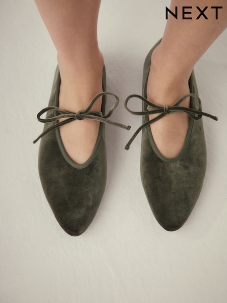 Smaragdno zelena - Forever Comfort® Velvet Tie Mary Jane Shoes (H22905) | € 37