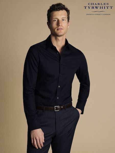 Charles Tyrwhitt Navy Classic Fit Non-Iron Royal 100% Cotton Oxford Shirt (H27835) | €92