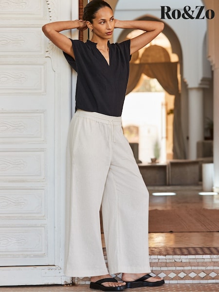Ro&Zo Black 100% Cotton Frill Neck Cheesecloth Top (H29843) | €75