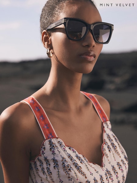 Mint Velvet Black Oversized Square Sunglasses (H40652) | €75