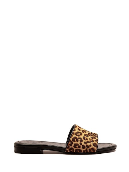 Off The Hook Strand Buckle Clog Sandals (H47353) | 51 €
