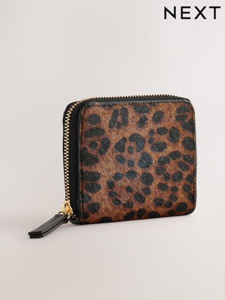 Tan Brown Animal Print Leather Hair On Zip Around Purse (H47531) | R$ 225