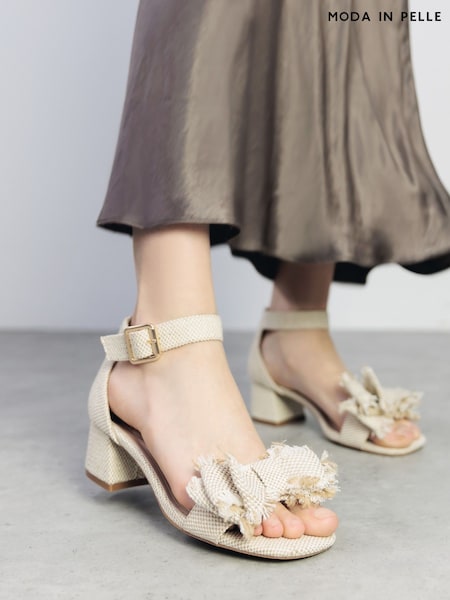 Moda in Pelle Natural Kenna Two Part Comfort Sandals With Bow (H48662) | 126 €