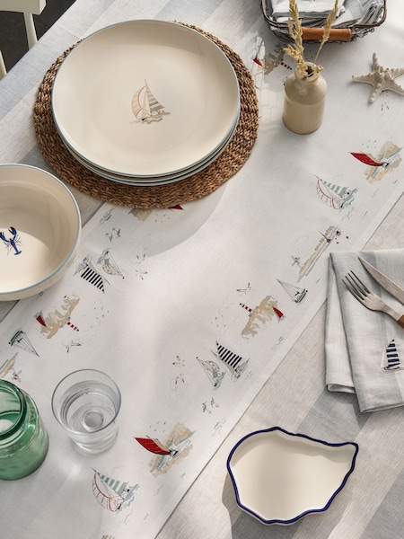 Sophie Allport Coastal Boats Table Runner (H48830) | 45 €