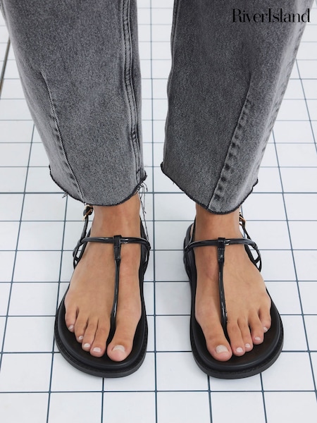 River Island Black Toe Thong  Sandals (H51366) | R$ 355