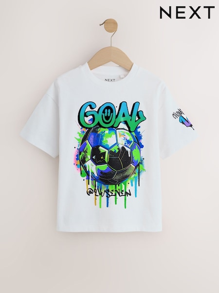 Alb cu minge de fotbal - Short Sleeve Graphic T-Shirt (3-16yrs) (H53760) | 52 LEI - 74 LEI