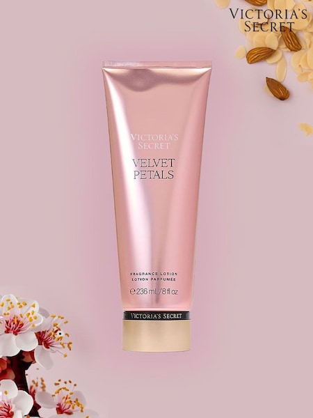 Victoria's Secret Velvet Petals Body Lotion 236ml (H56547) | €22.50