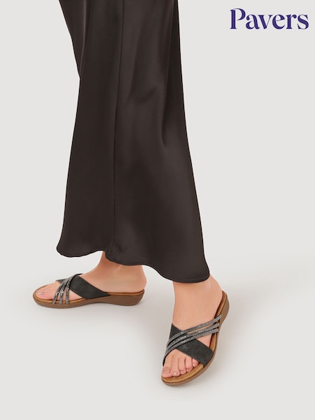 Pavers Black Flat Soled Mules (H57085) | €37