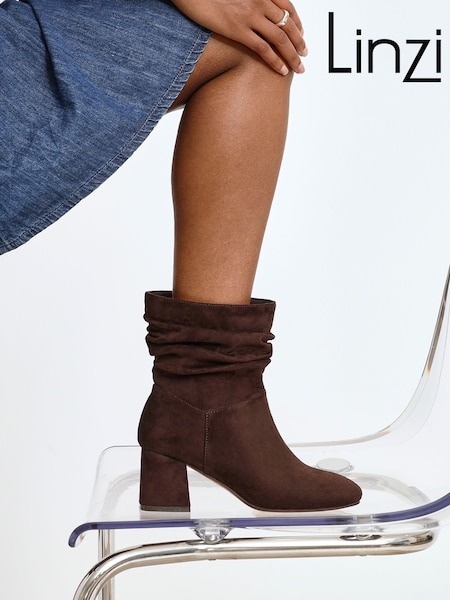 marrom escuro - Linzi Wide Fit Zayda Ruched Heeled Ankle Boots (H58373) | R$ 475