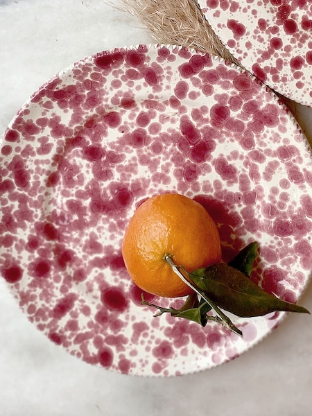 Hot Pottery Set of 4 Cranberry Splatter Side Plates (H58860) | R$ 710