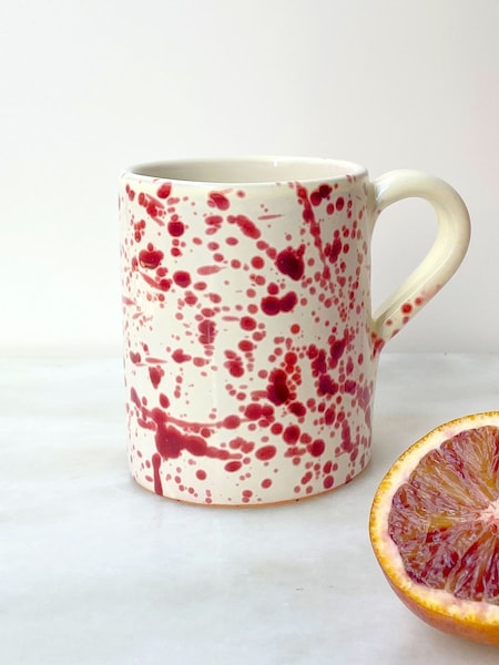 Hot Pottery Set of 4 Cranberry Splatter Mugs (H58874) | R$ 790