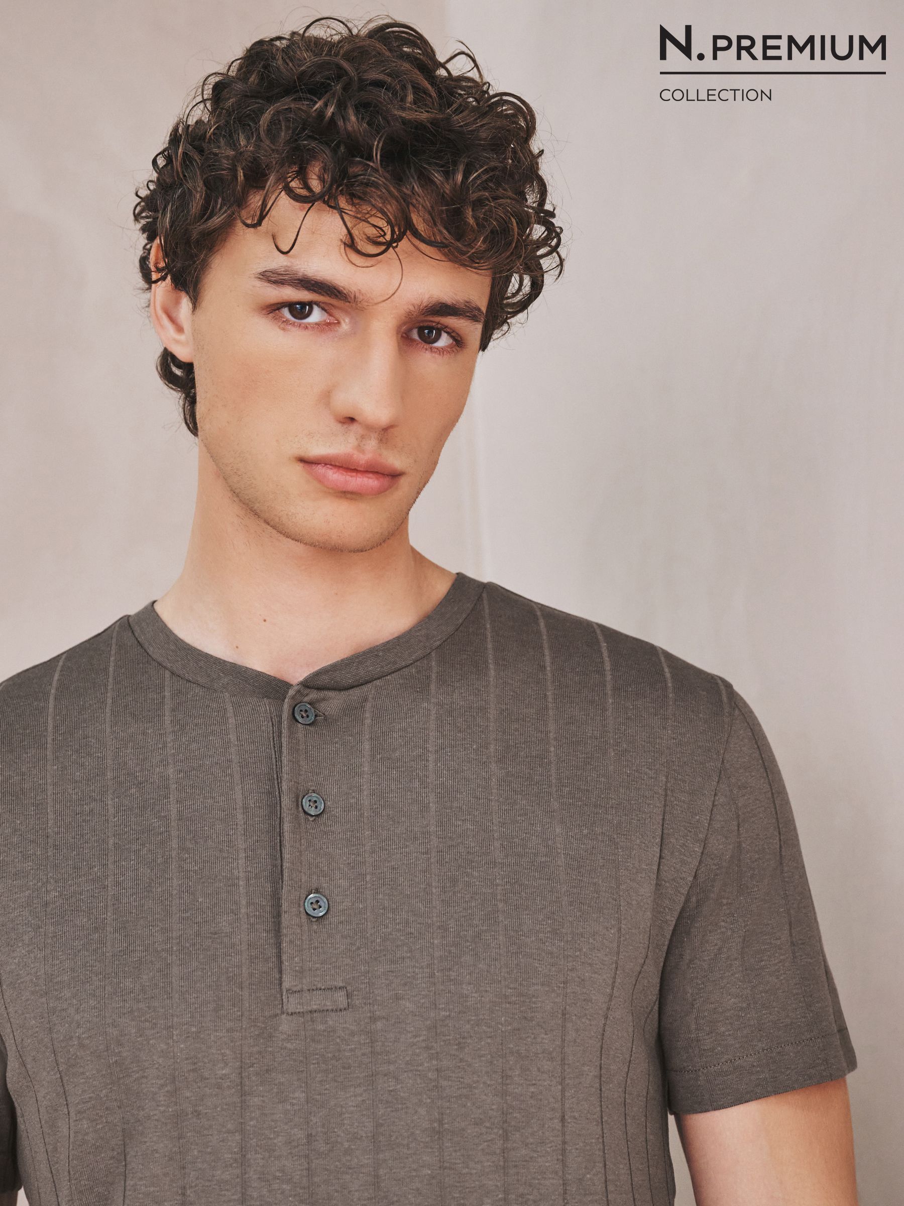 トップス SEA FLORAL EYELET RIBBED HENLEY NECK TEE Buy Men's T Shirts Henley Online | Next Ukraine