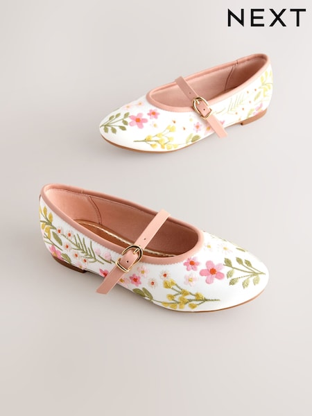 Blumenmuster in Pastell - Embroidered Stain Resistant Satin Mary Jane Occasion Shoes (H62915) | 43 € - 54 €