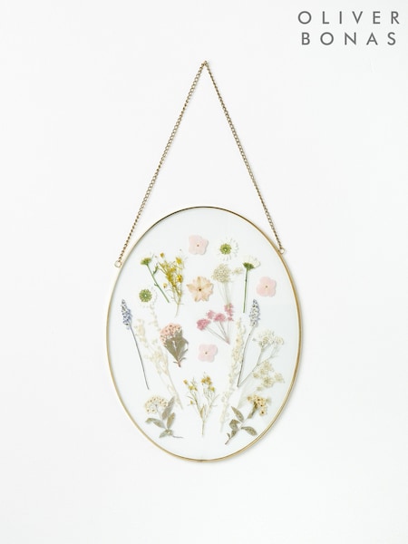 Oliver Bonas Gold Oval Dried Flower Wall Hanging (H64762) | €53