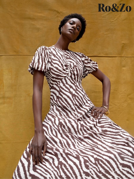 Ro&Zo Brown Petite Zebra Print Puff Sleeve Dress (H67726) | R$ 980
