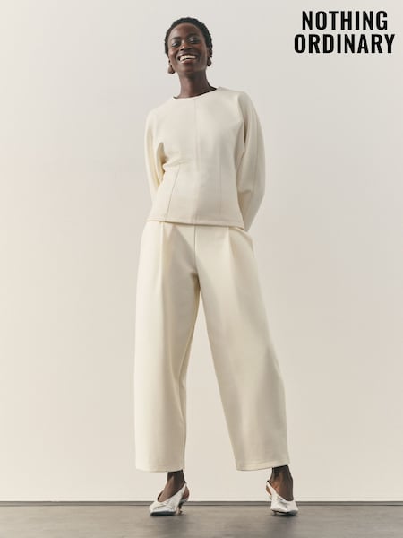 Nothing Ordinary Cream Luxe Barrel Leg Sweat Joggers (H68328) | €102