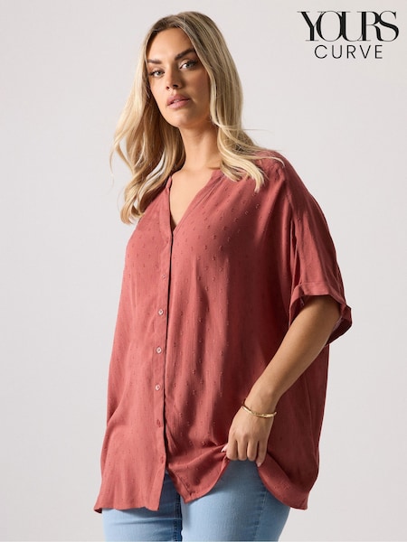 Yours Curve Red Swiss Dot Crinkle Notchneck Top (H71575) | R$ 265